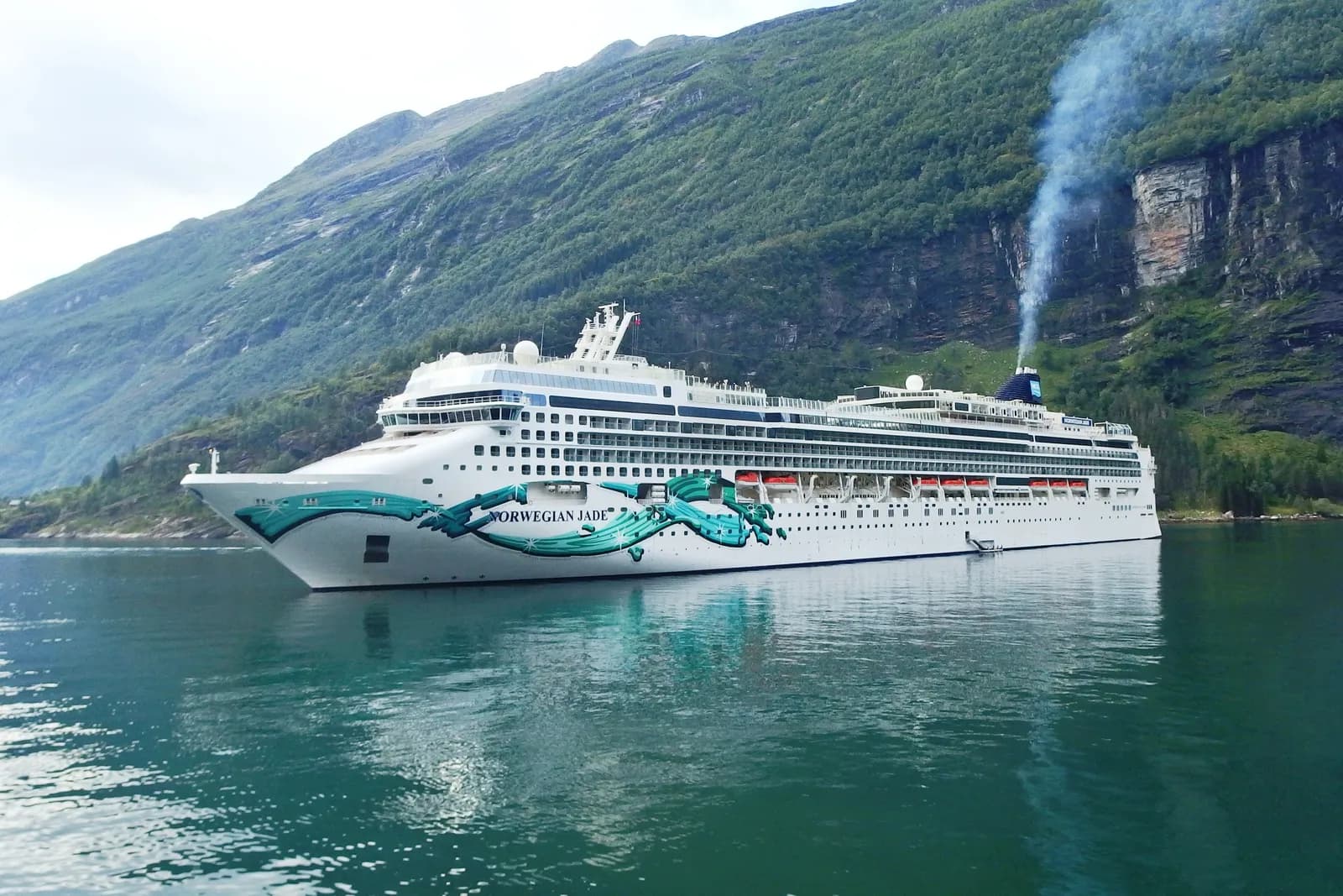 Norwegian Jade at sea